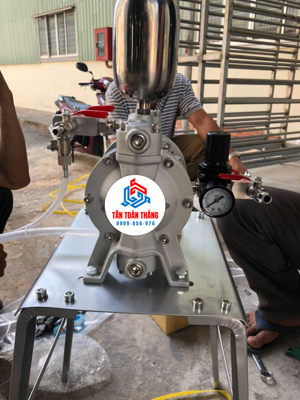 Hình ảnh thực tế của máy bơm màng sơn A-10