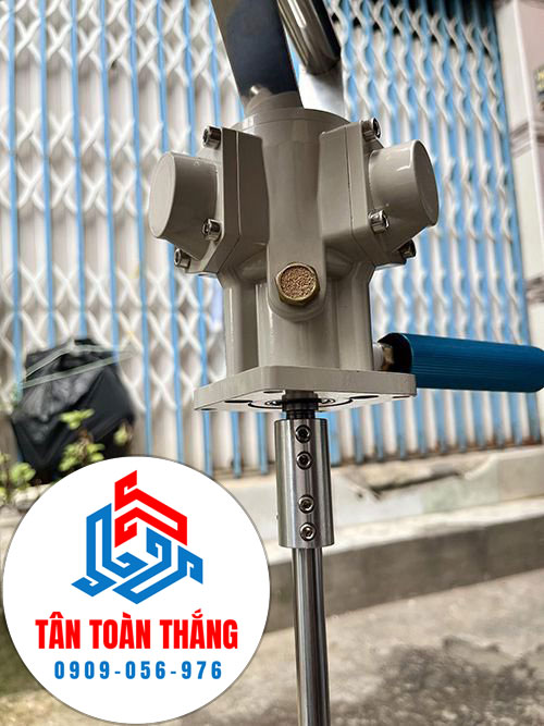 Trục và khớp nối máy khuấy cầm tay