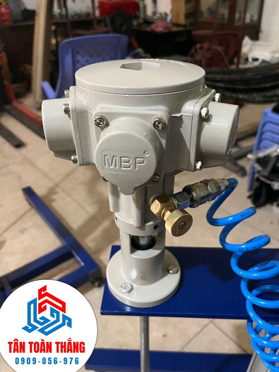 Động cơ máy khuấy hóa chất nâng hạ tự động