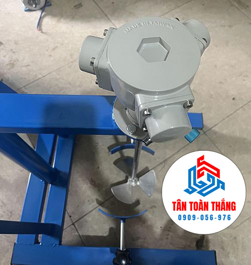 Động cơ máy khuấy nâng hạ thủ công